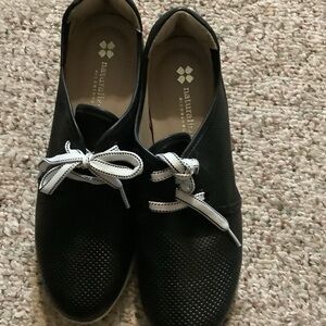 Naturalizer Black Perforated Lace-Up Oxford Shoes with White Laces